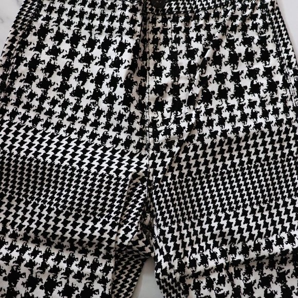 Seductions High-Waisted Skinny Pants - Picture 3 of 5